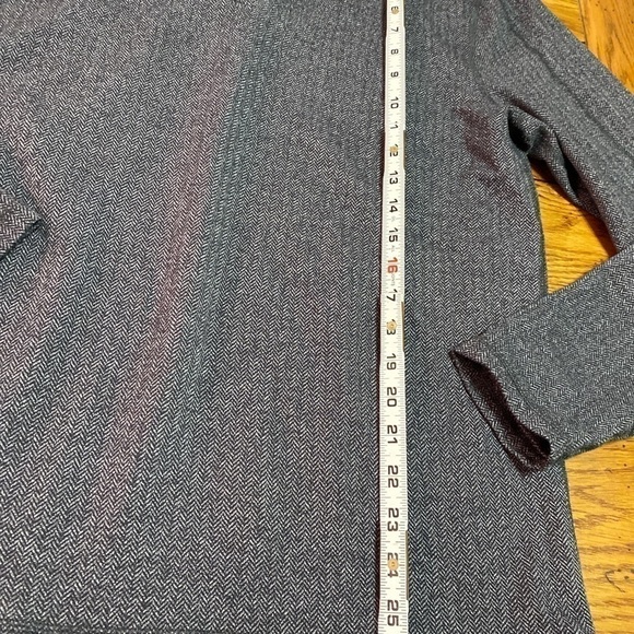 Lululemon 1/4 zip hoodie heathered gray size large 8/10? thumb hole. - Picture 6 of 12